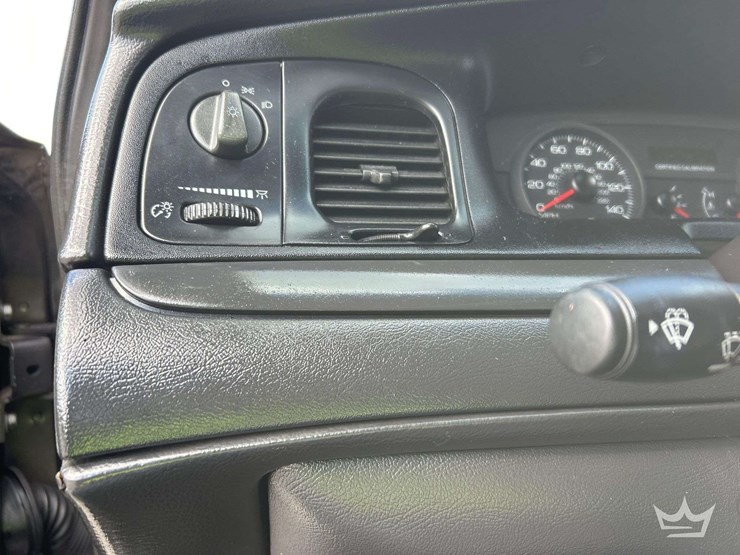 2007-ford-crown-victoria-sedan-image-15