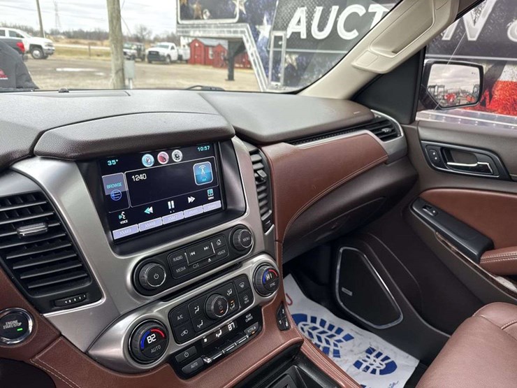 2015-chevrolet-tahoe-ltz-image-12