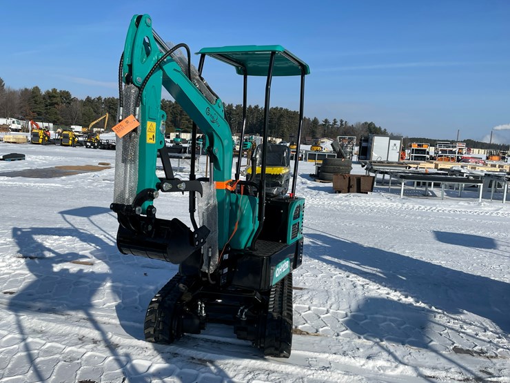 #5375-•-qh12r-mini-excavator-image-1