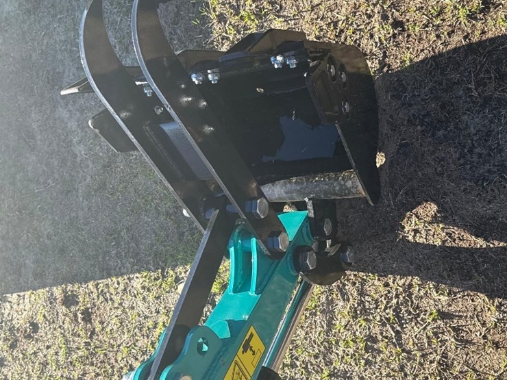 new/unused-findustry-h115r-mini-excavator-image-5