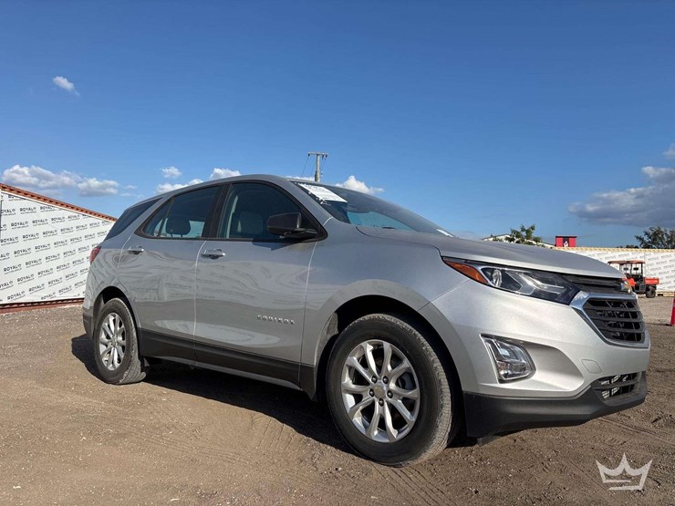 2021-chevrolet-equinox-image-2