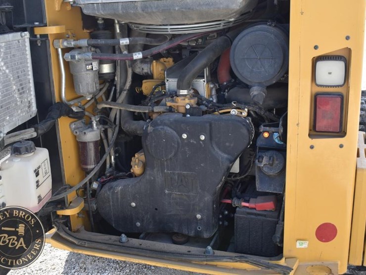 2018-caterpillar-299d2-image-37