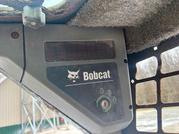 2007-bobcat-s300-image-29