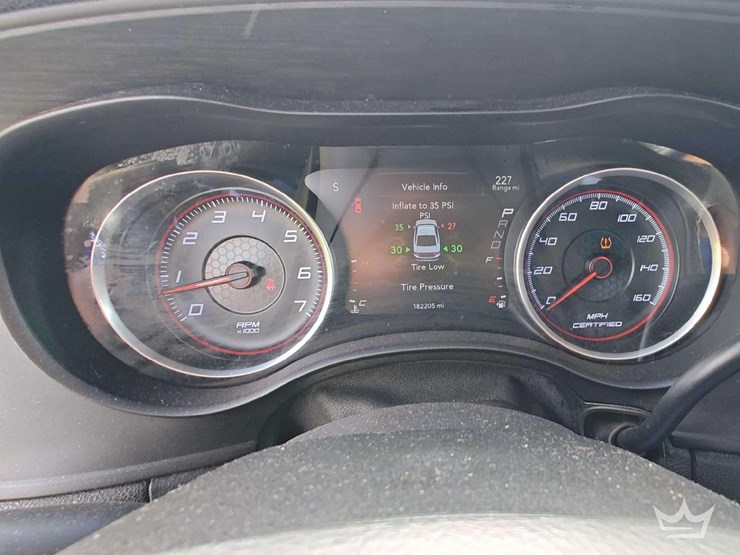 2015-dodge-charger-sedan-image-21