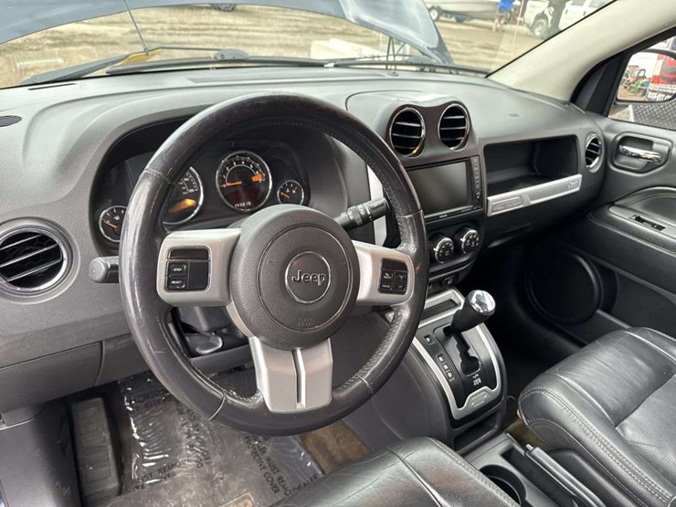 2016-jeep-compass-image-23