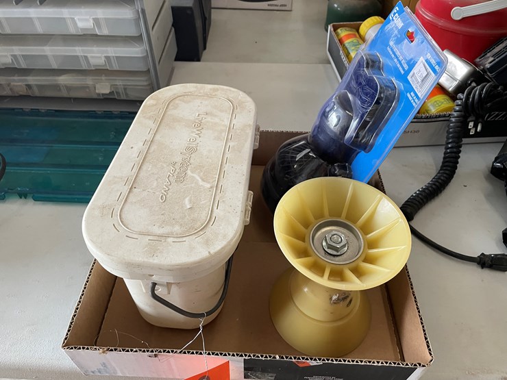 #7615-•-plano-livewell-system-image-1