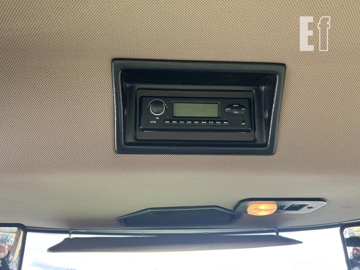 1990-john-deere-8760-image-17