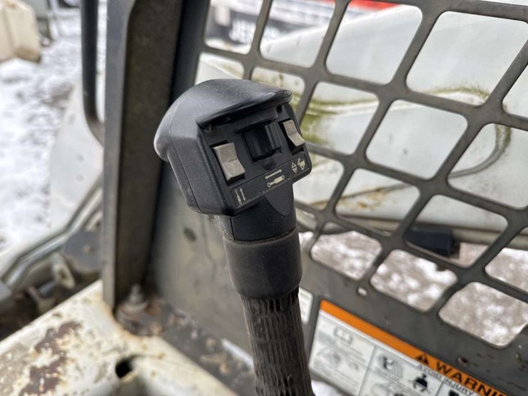 2011-bobcat-s175-image-18