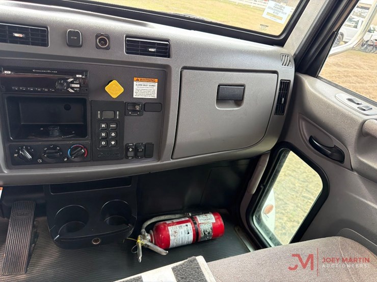 2018-peterbilt-337-image-23