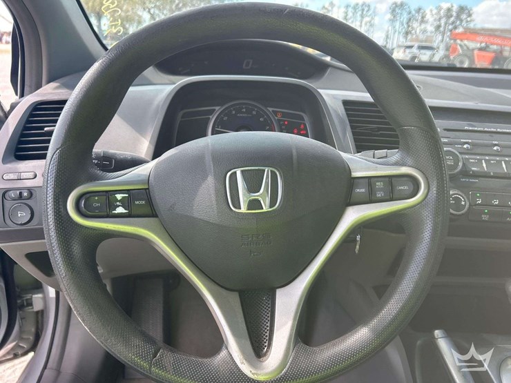 2011-honda-civic-coupe-image-13