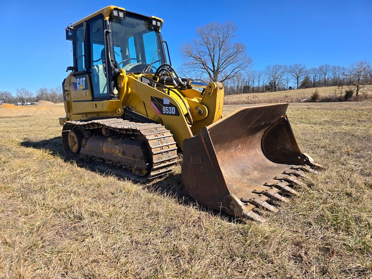 2015-caterpillar-953d-image-32