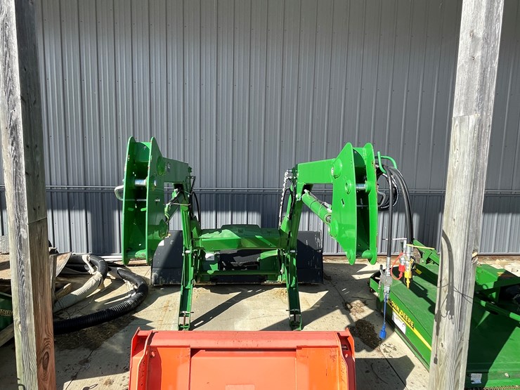 2015-john-deere-5075e-image-17