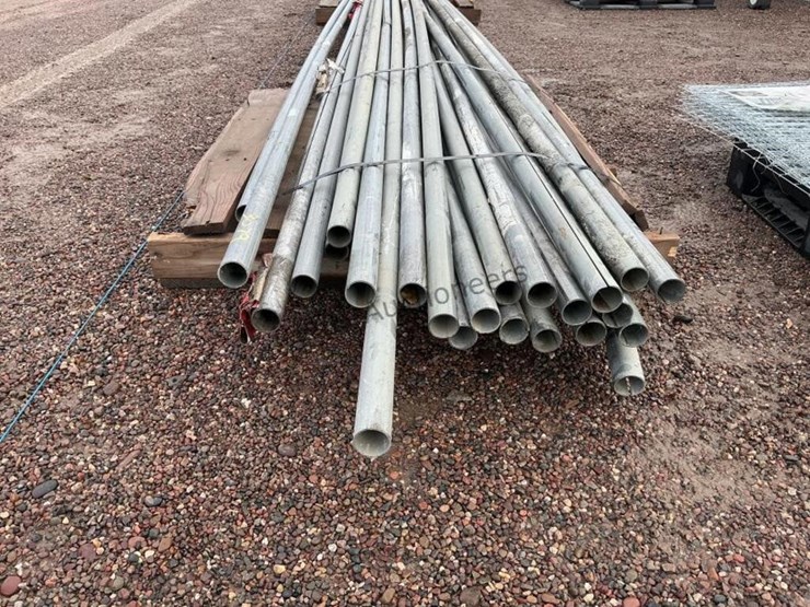 bundle-of-galvanized-top-rail-image-3