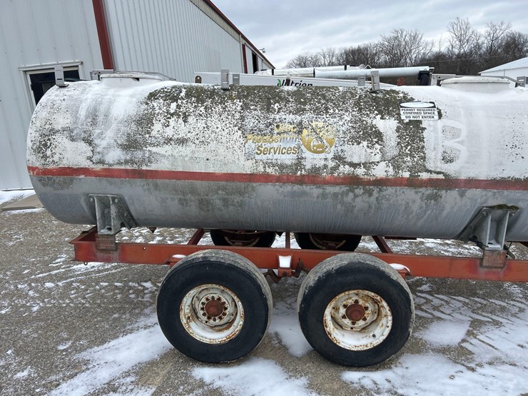 clark-1,000-gallon-nurse-trailer-image-7