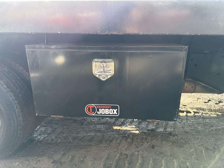 2013-chevrolet-3500-image-17