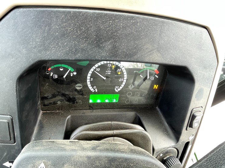 2015-john-deere-5075e-image-56