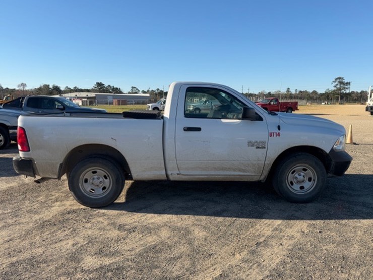 2019-ram-1500-classic-image-7