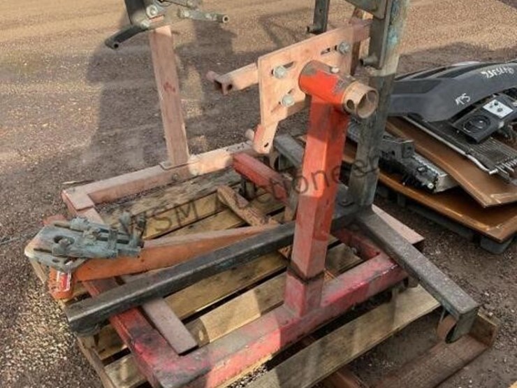 pallet-of-asst-engine-stands-image-3