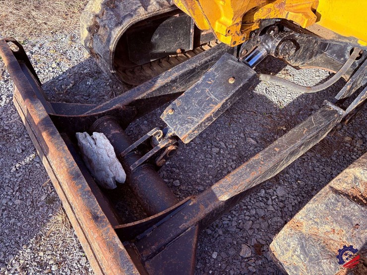 2016-cat-305e2-mini-excavator-image-22