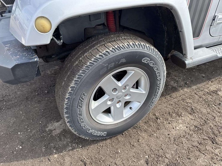 2011-jeep-wrangler-image-8