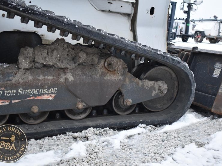 2021-bobcat-t870-image-21