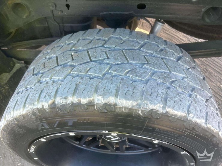 2015-gmc-1500-sierra-crew-cab-pickup-truck-image-24