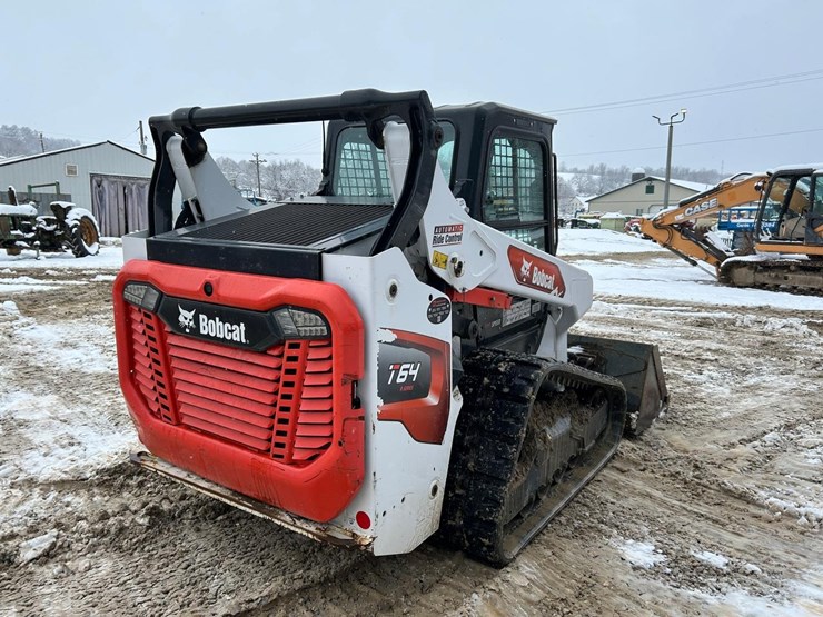 2020-bobcat-t64-image-4