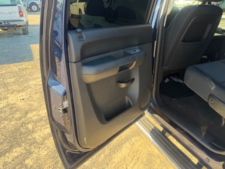 2012-chevrolet-k1500-image-23