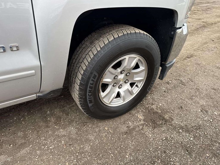 2017-chevrolet-silverado-1500-image-11