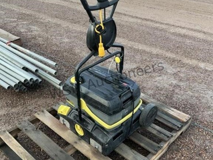 windsor-floor-scrubber,-image-4