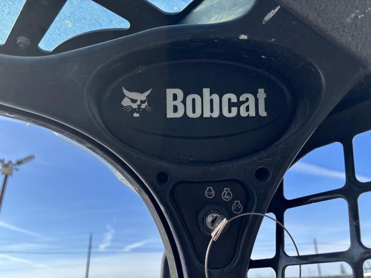 2021-bobcat-s590-image-15