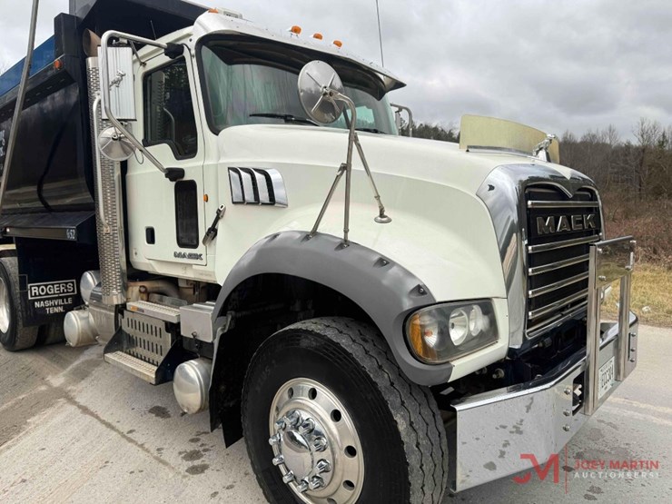 2014-mack-granite-gu713-image-19