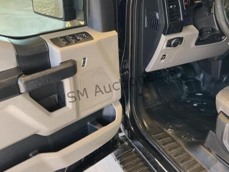 2020-ford-f150-image-24