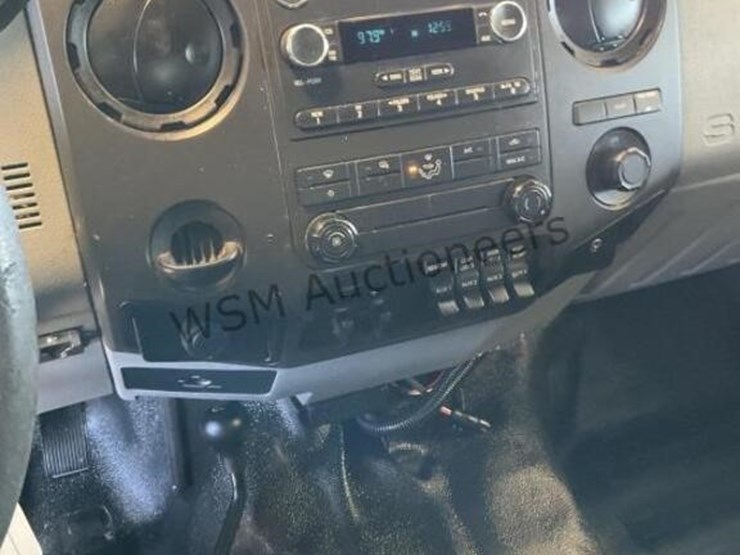 2016-ford-f550-image-21