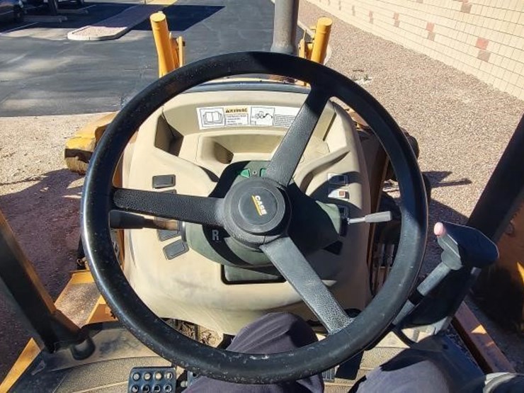 2009-case-580sm-image-6