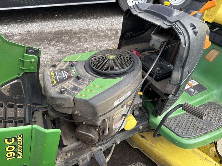 john-deere-190-image-11