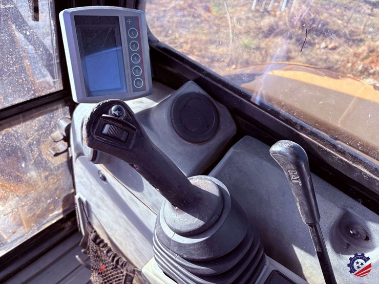 2016-cat-305e2-mini-excavator-image-88