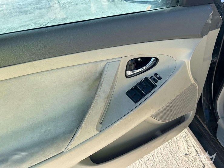 2008-toyota-camry-sedan-image-10