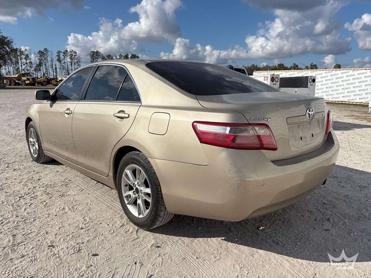 2007-toyota-camry-sedan-image-4