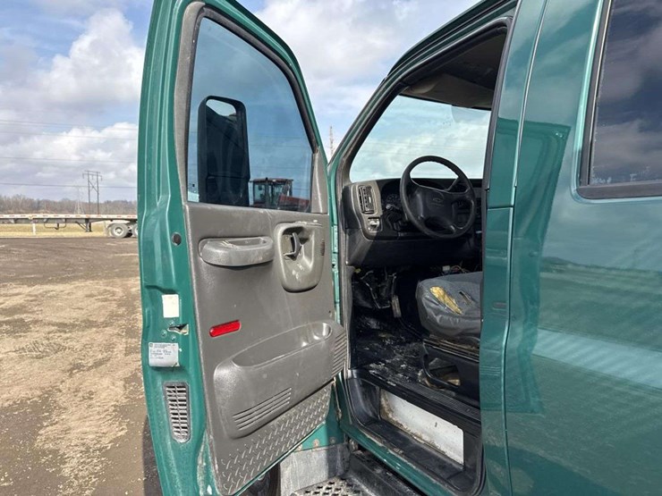 2009-chevrolet-kodiak-c5500-image-12