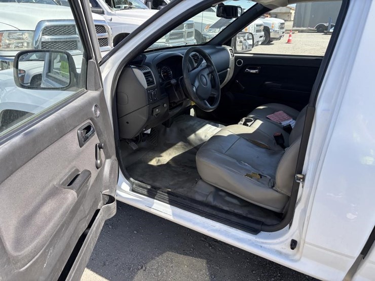 2011-chevrolet-colorado-image-19