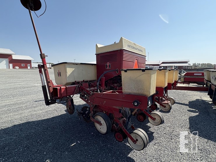 international-800-image-14