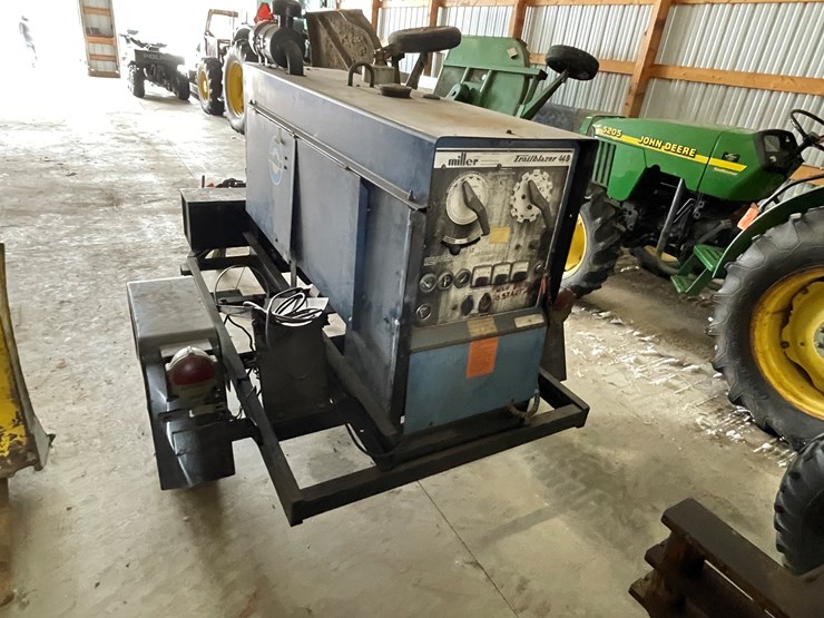 #7571-•-miller-electric-trailer-mount-welder-image-6