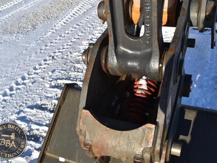 2022-case-cx75csr-image-23