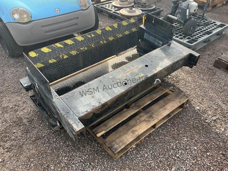 tommy-gate-electric-liftgate-image-1