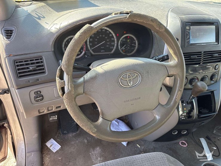 2006-toyota-sierra-ce-van-image-14