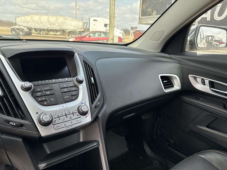 2016-chevrolet-equinox-image-22