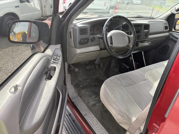 2000-ford-excursion-image-13