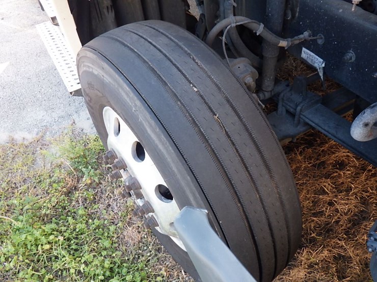 2020-freightliner-cascadia-125-image-25