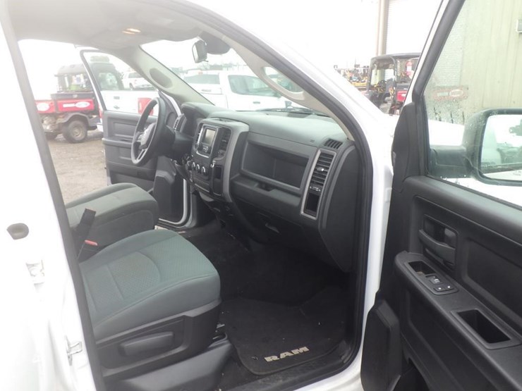 2016-dodge-1500-image-6